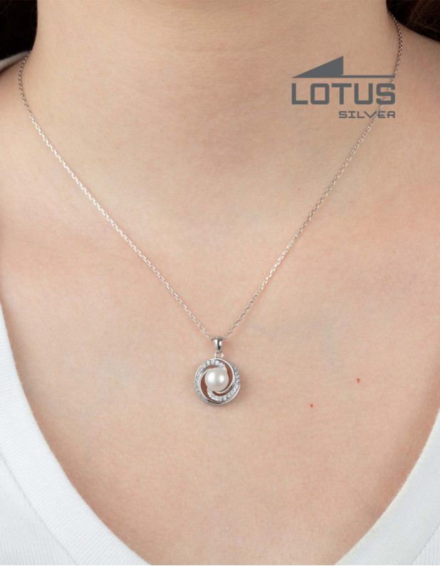 LOTUS Silver Necklace